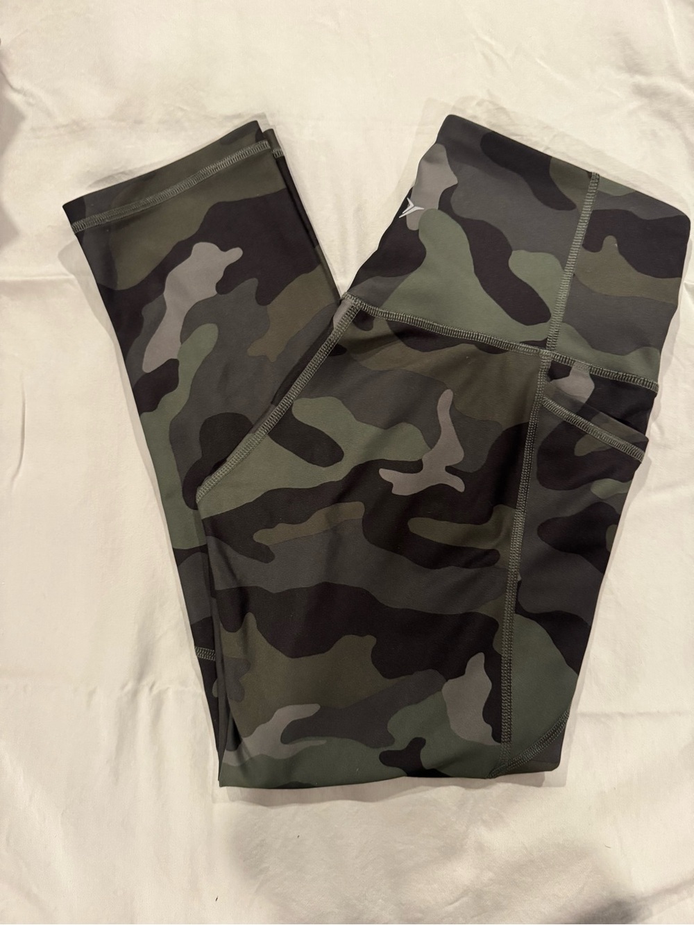 Old Navy Camo Crop Active